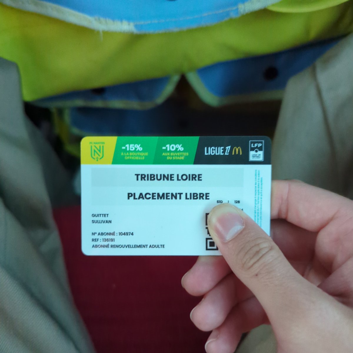 Yomoo44's tweet photo. Carte abonné tribune Loire trouvée après le match. Si tu passes par là hésite pas à venir en messages privés ! https://t.co/uV9UGWaXVb