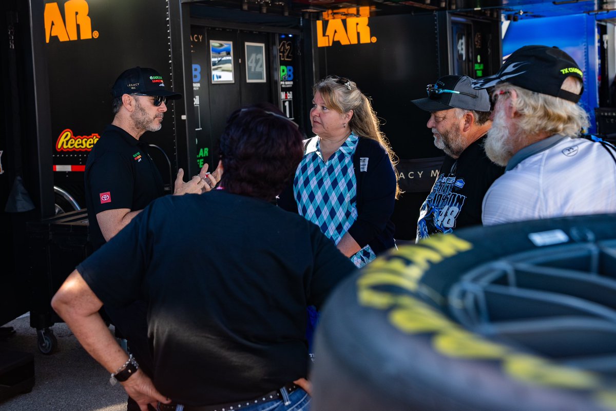 Jimmie Johnson tweet media