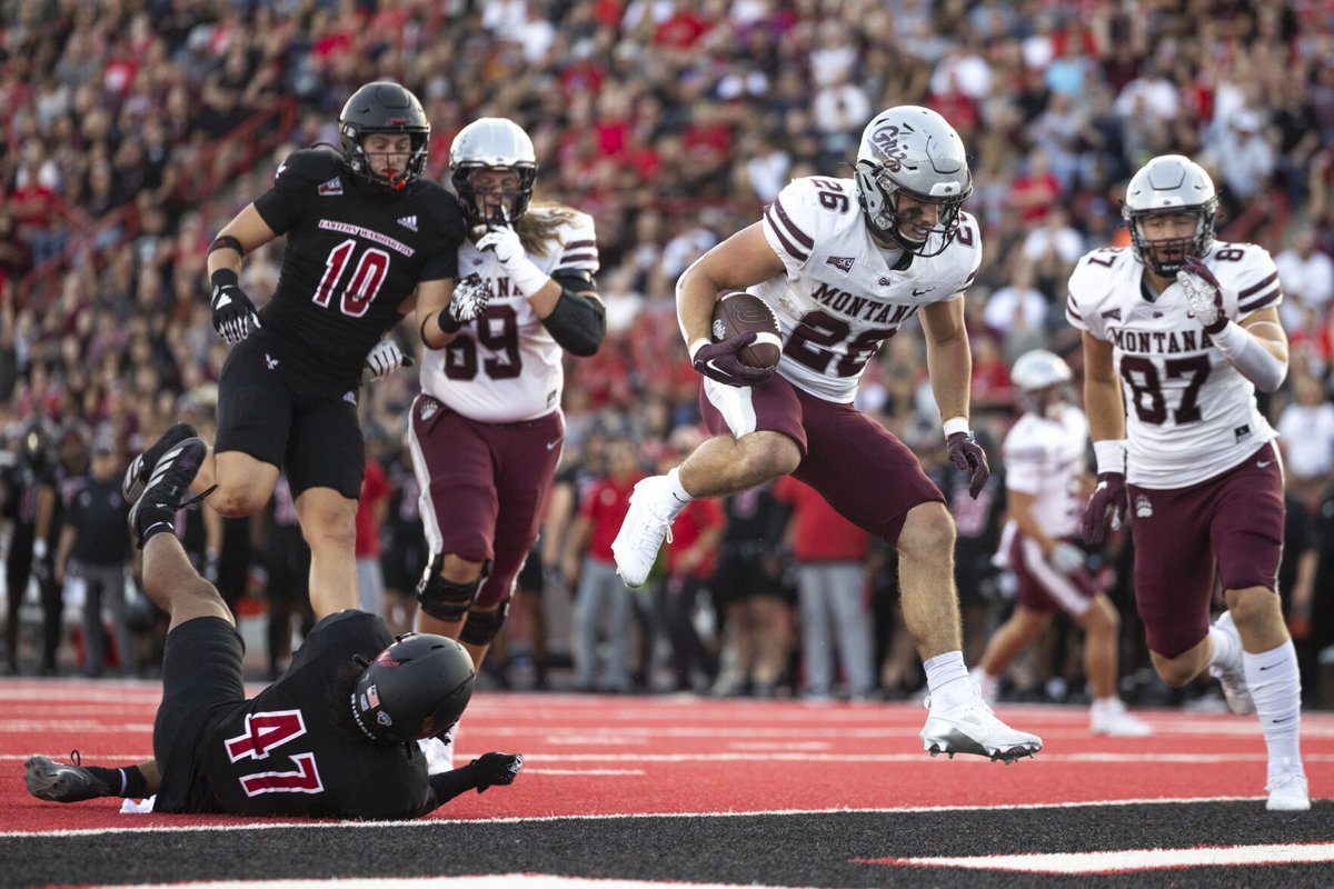 Montana RB Nick Ostmo ran for a season-high 160 yards and one touchdown in the 52-49 win at Eastern Washington. He's up to 2,245 career rush yards and passed Rocky Klever (2,228) to move into 5th in #GrizFB history. His 24 career TD runs are tied for 7th all-time with Tony Rice.