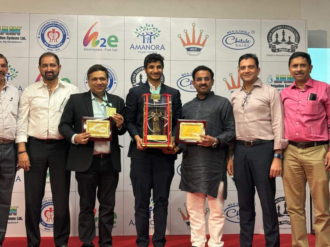 ChessbaseIndia's tweet photo. The Maharashtra State Chess Association felicitated the Indian stars for their Double Gold medal in the Chess Olympiad with Rs. 9,00,000!

Vidit Gujrathi (Board no.4 in the Indian Open Team), Abhijit Kunte (Captain of Indian Women's Team), Divya Deshmukh (Indian Women's Team Board no.3) and Sankalp Gupta (Indian Women's Team Assistant Coach) were felicitated and given cash  rewards. Divya and Sankalp were unable to be present in person, so they attended the event online.

Vidit and Divya received Rs. 3,00,000 each. The coaches Abhijit and Sankalp received Rs. 1,50,000 each for their efforts. A wonderful gesture by the Maharashtra Chess Association!

Photos: Maharashtra Chess Association 
#chess #chessbaseindia #ChessOlympiad