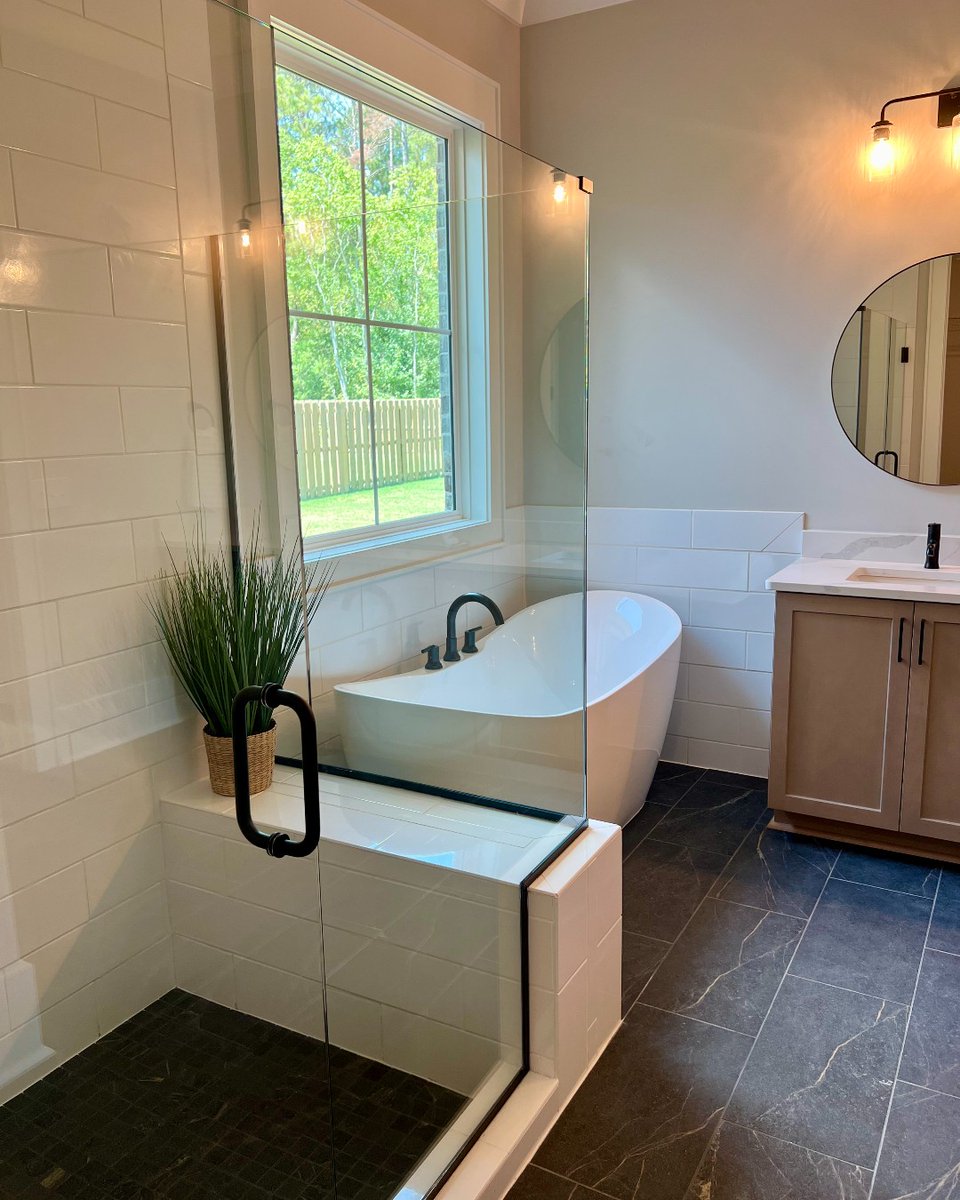 Pretty little bathroom corner 🛁