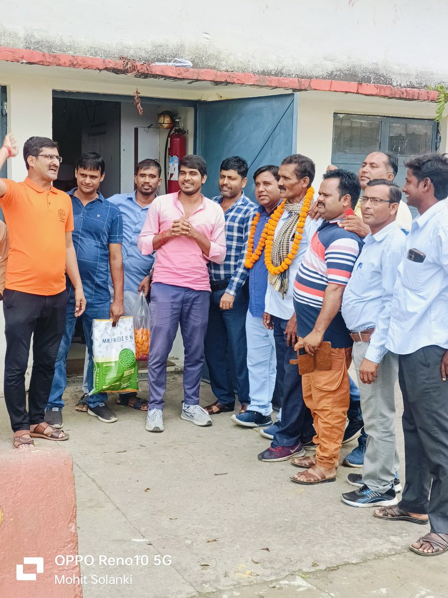 <a href="/RailMinIndia/">Ministry of Railways</a> <a href="/AshwiniVaishnaw/">Ashwini Vaishnaw</a>
<a href="/RahulGandhi/">Rahul Gandhi</a> <a href="/airfindia/">AIRF</a> <a href="/nfirindia/">NFIRINDIA</a>
एक ही एग्जाम से Qualify फिर हमें आगे बढ़ने के मौके क्यूं नहीं मिलते
यदि समस्या है कि सभी विभागों में #LDCE है तो #LDCE_OPEN_FOR_ALL से सभी को फायदा ही होगा
#JUSTICE_FOR_TRACKMAN

<a href="/AIRTUINDIA/">AIRTU 🇮🇳</a>