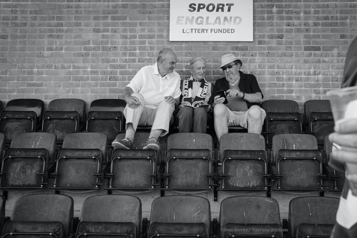 TerraceEdition's tweet photo. Chelmsford City FC in black and white.

📸 @dangoodyart fo Terrace Edition.

⚫️⚪️ https://t.co/RWE7MLwQep