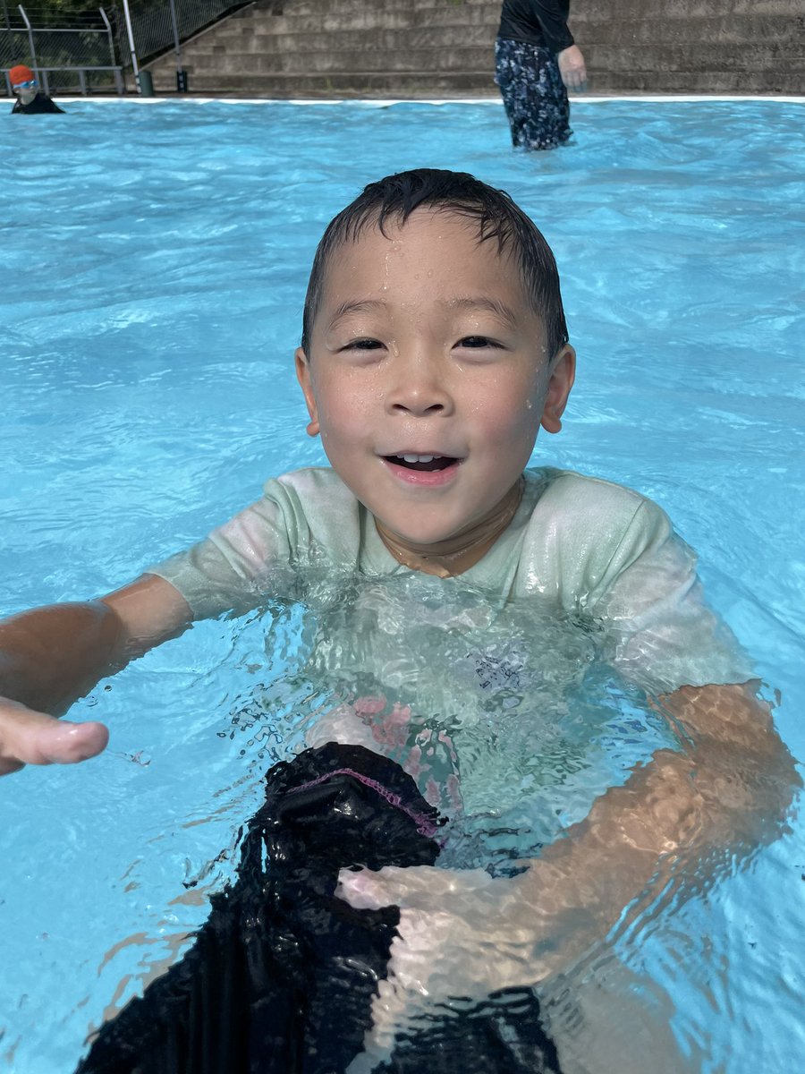 71stagram's tweet photo. プール🏊‍♂️ https://t.co/yjSnDWITDs