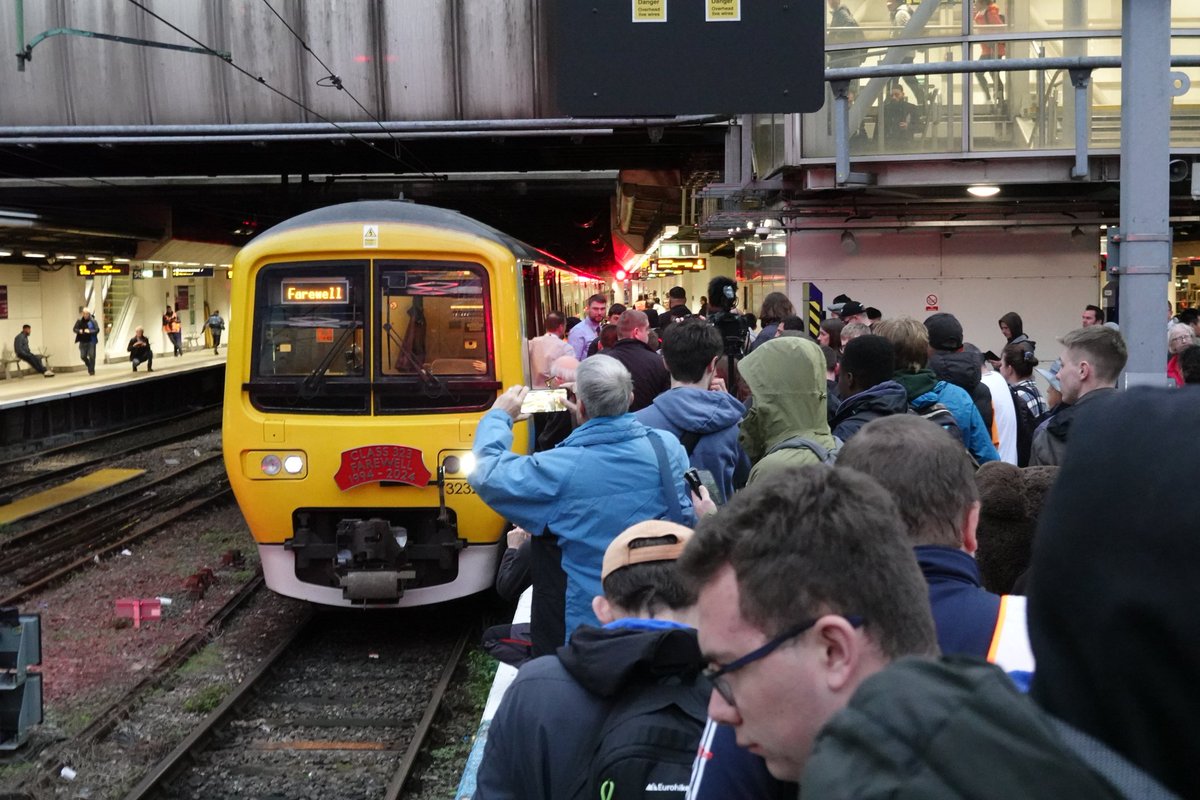 David Wheatley (@davwheat_) on Twitter photo Goodbye Class 323s! You've served the West Midlands well. Let's hope your friends up north take good care of you... 🥹
Huge thanks to <a href="/BLSFixtures/">BLS Fixtures</a> and <a href="/WestMidRailway/">West Midlands Railway</a> for organising a fantastic farewell tour. Goodbye Class 323s! You've served the West Midlands well. Let's hope your friends up north take good care of you... 🥹
Huge thanks to <a href="/BLSFixtures/">BLS Fixtures</a> and <a href="/WestMidRailway/">West Midlands Railway</a> for organising a fantastic farewell tour.