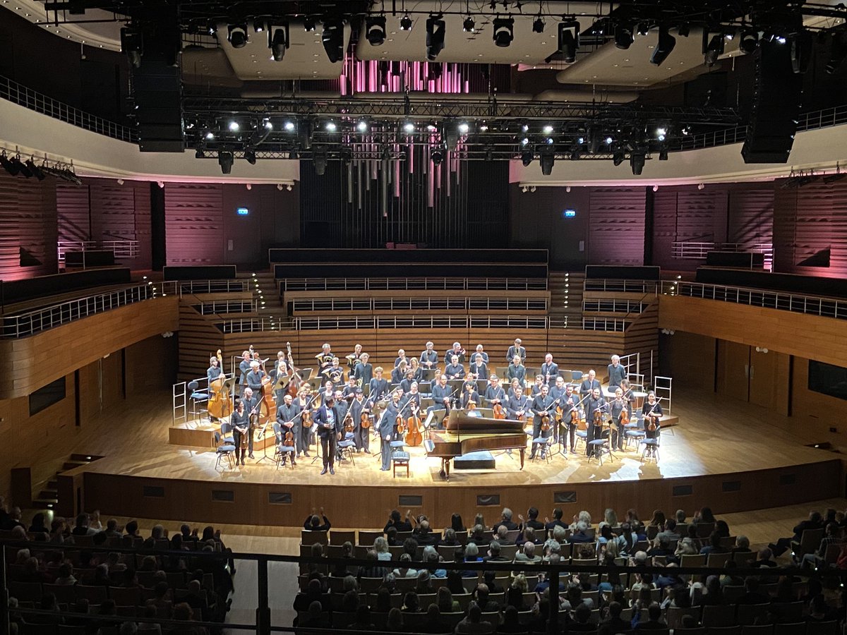 La France à Cracovie (@francecracovie) on Twitter photo Superbe concert de l’orchestre 🇫🇷 <a href="/InsulaOrchestra/">Insula orchestra</a> dirigé par Laurence <a href="/Equilbey/">Laurence Equilbey</a> et du pianiste <a href="/DebargueLucas/">Lucas Debargue</a> au <a href="/NFM_Wro/">NarodoweForumMuzyki</a> à #Wrocław. Un événement soutenu par l’Institut français Pologne, avec au programme : F. Chopin, Concerto pour piano n1 et R. Schumann, Symphonie IV. Superbe concert de l’orchestre 🇫🇷 <a href="/InsulaOrchestra/">Insula orchestra</a> dirigé par Laurence <a href="/Equilbey/">Laurence Equilbey</a> et du pianiste <a href="/DebargueLucas/">Lucas Debargue</a> au <a href="/NFM_Wro/">NarodoweForumMuzyki</a> à #Wrocław. Un événement soutenu par l’Institut français Pologne, avec au programme : F. Chopin, Concerto pour piano n1 et R. Schumann, Symphonie IV.