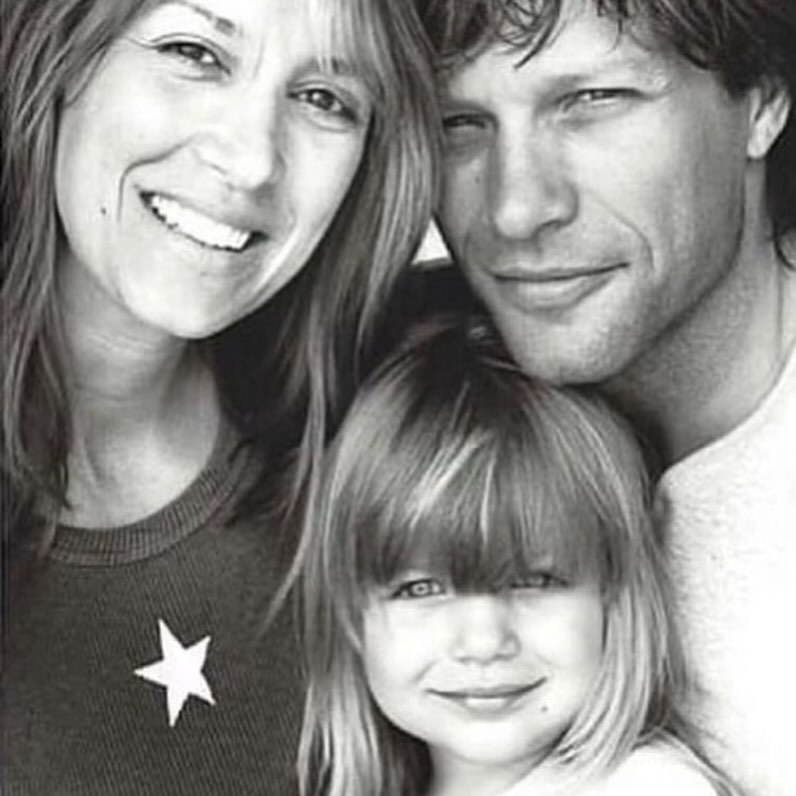 thecircle_mag's tweet photo. I’m not crying, you’re crying 🥹 Jon Bon Jovi‘s Frau Dorothea hat heute Geburtstag und wie immer hat der Sänger ihr wieder einen super süßen Post gewidmet. Happy Bday, Dorothea!
#jonbonjovi #dorotheahurley #couplegoals #familygoals #thecirclemag #thecirclestore #thecirclesessions https://t.co/foq9ffRgmO