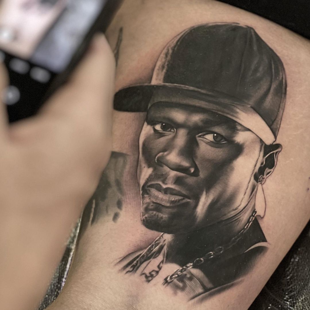 Inspire-se tatuando sem precisar de um significado
.
.
.
.
#OneLifeTattoo #TattooDesigns #UniqueTattoos #Inked #TattooInspiration #TattooIdeas #BodyArt #TattooCulture #TattooArtist #TattooGoals #TattooLovers #MinimalistTattoo #tatuagem