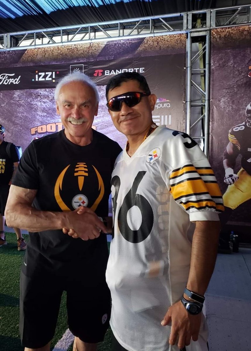 loreloal's tweet photo. @FOXImpactoNFL #FoxImpactoNFL https://t.co/YRM0HDTJPy