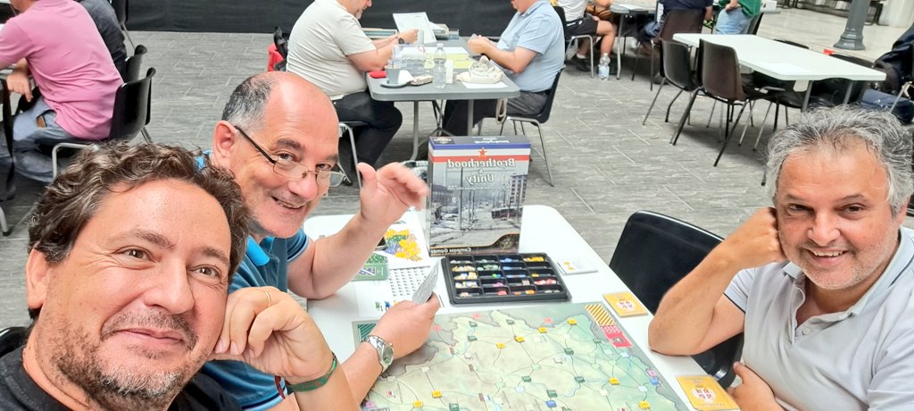 SanchoMateos's tweet photo. Ya en casita tras un finde fantástico en las @LudicaPax ....!!!
Terminamos jugando un #BrotherhoodAndUnity de @compassgamesllc @NACWargames,y se decidió todo en la última tirada de la última carta...maravilloso!! ...con ganas de repetir...Gran Evento wargamero en Cádiz!!😍 https://t.co/Vl7mcSuokJ