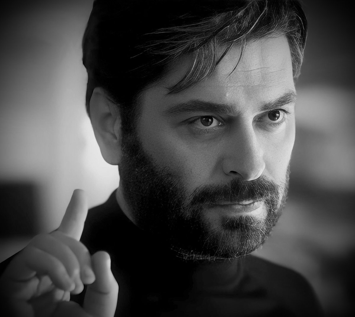 بس اوزان بقدر يرجعلي حماسي لتويتر .. يا ناس مش مصدقة انه راجع 🤯🤯🤯
#ozanakbaba