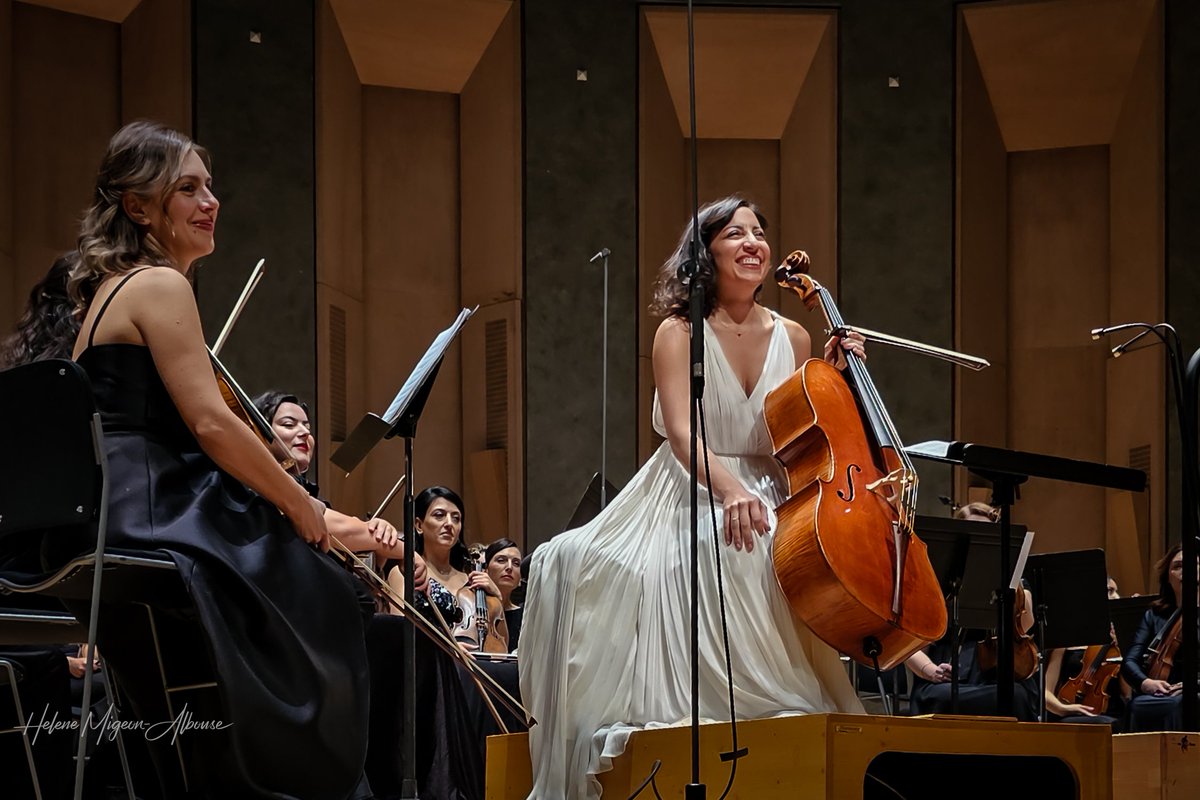 helene_mahln's tweet photo. 🎶 Bravo @ArmSymphony conducted by @sergeysmbatyan with #cellist @AstrigSirano for this amazing #concert dedicated to composer #Khatchatourian at @philharmonie de #Paris !
🎼#MasqueradeSuite
🎼#CelloConcerto
🎼#Gayane
🎼#Spartacus
📷 @helene_mahln - 2024 sept.29
#ClassicalMusic https://t.co/XvXS3SA8fP