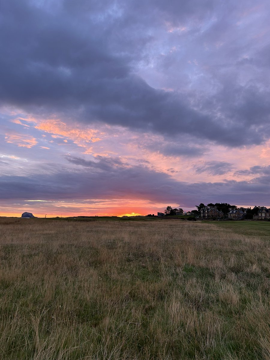 Definitely worth the early mornings for views like this 😴🤩 #greenkeeping