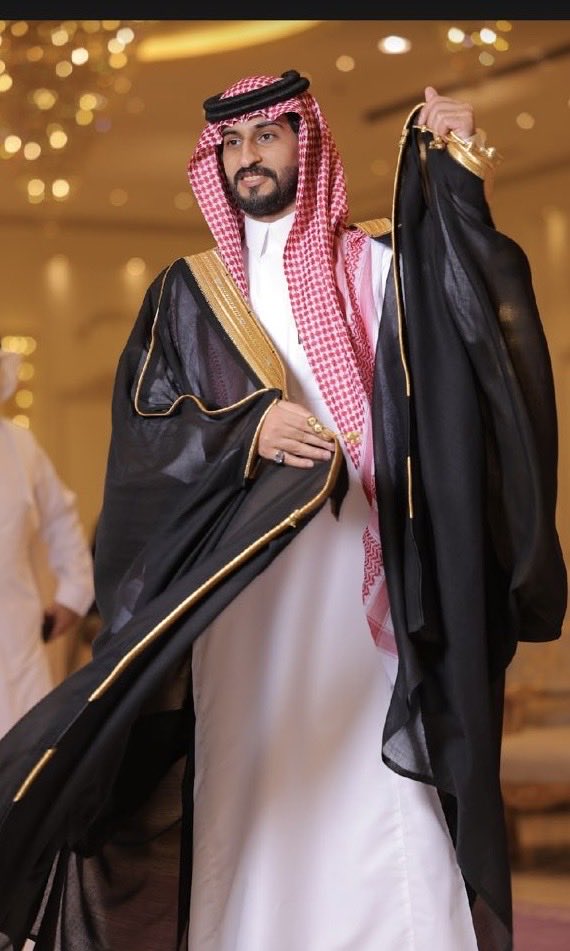 في مثل هذا اليوم من العام الماضي كان لي موعد مع الفرح في ليلةً من أجمل ليالي عمري حين تراقصت دقات قلبي تتسابق مع دموع الفرح  برؤية ابني وحبيب قلبي ثامر عريس وسيبقى هذا التاريخ خالدًفي ذاكرتي اللهم كما رزقتني هذه الفرحه اتمم لي بكرمك استجابت دعواتي واكتب لحبيبي السعادة والتوفيق ❤️