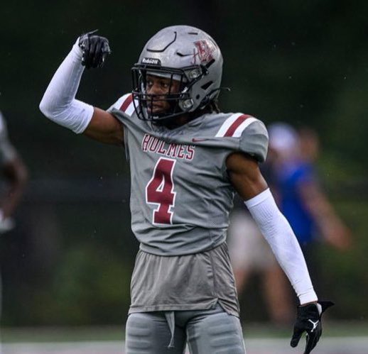 2025 (<a href="/HolmesccFB/">Holmes Football</a>) JUCO DB <a href="/brezoo9/">Brezzy🐐</a> was offered by New Mexico <a href="/UNMLoboFB/">New Mexico Football</a> 
HL hudl.com/video/3/127590…