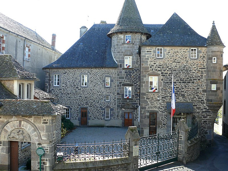 MonumentumFr's tweet photo. Sous-Préfecture (ancien Hôtel d'Orcet) à #Mauriac (#Cantal) Sous-préfecture : datation non précisée. Porte Robin : XVIe siècle. Construction XVIe siècle. Sous-préfecture : inscription par arrêté du 19 mai 1927 ...
Suite 👉 https://t.co/CulvAMMIjf
#Patrimoine #MonumentHistorique https://t.co/l0SuHG5rUf