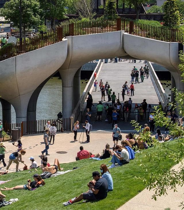 parametricarch's tweet photo. 3/3
With features like rainwater harvesting and porous surfaces, Little Island exemplifies sustainable landscape architecture, merging functionality with ecological responsibility. 🌍🏗️
#parametricarchitecture #LittleIsland #sustainabledesign #HeatherwickStudio #urbanplanning https://t.co/tnfA2QEzVp