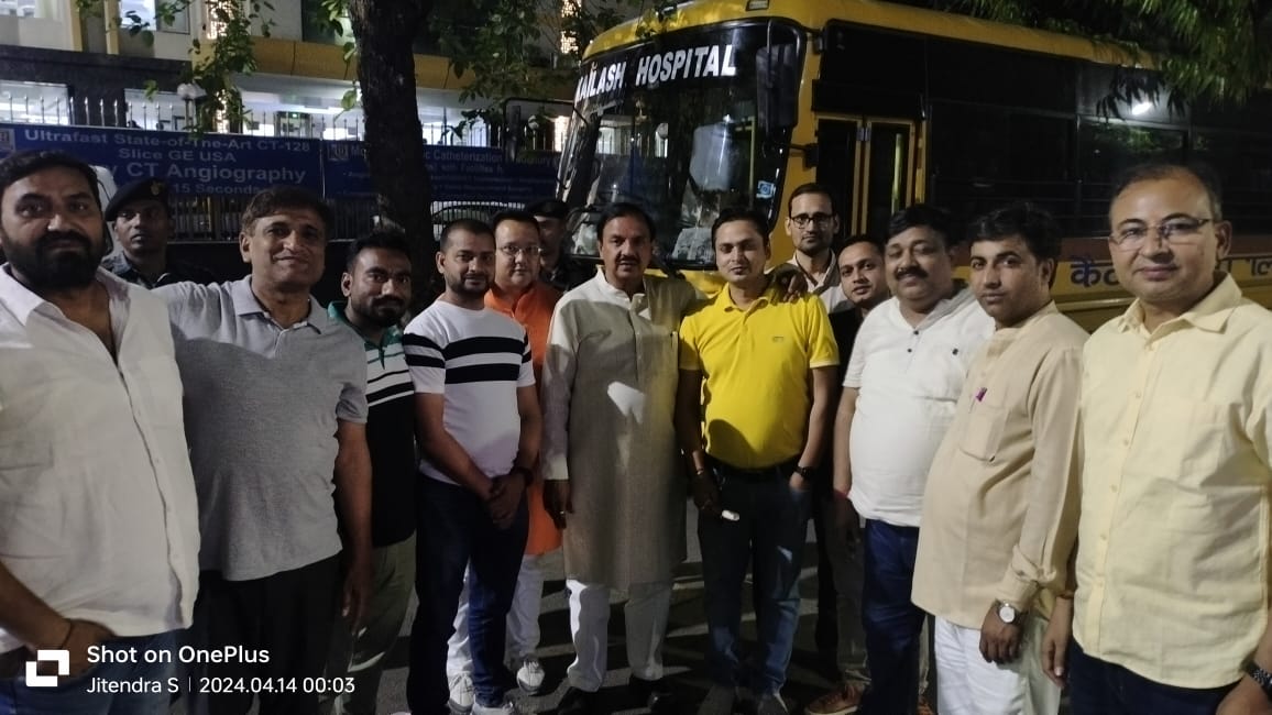 मेरे ह्रदयप्रिय, अभिभावक, सौम्य ,सरल, संवेदनशील राजनीति के वटबृक्ष सर्वप्रिय सांसद <a href="/dr_maheshsharma/">Dr. Mahesh Sharma</a> जी को जन्मदिन की असीम शुभकामनाएं।।
ईश्वर से कामना है कि आपको दीर्घायु बनाए एवं आपका आशीर्वाद सदैव हम पर बना रहे।🙏🙏🎂💐
<a href="/BJP4India/">BJP</a> 
<a href="/eyedocpal/">Dr Pallavi Sharma</a>  <a href="/jitendra4sharma/">Jitendra Sharma</a> <a href="/PoojaSharma_BJP/">Pooja Sharma</a>