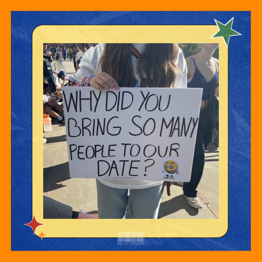 #HARDANDSOFTQuebec: A fan holding their sign for tonight’s show in Québec City, QC 😭.
