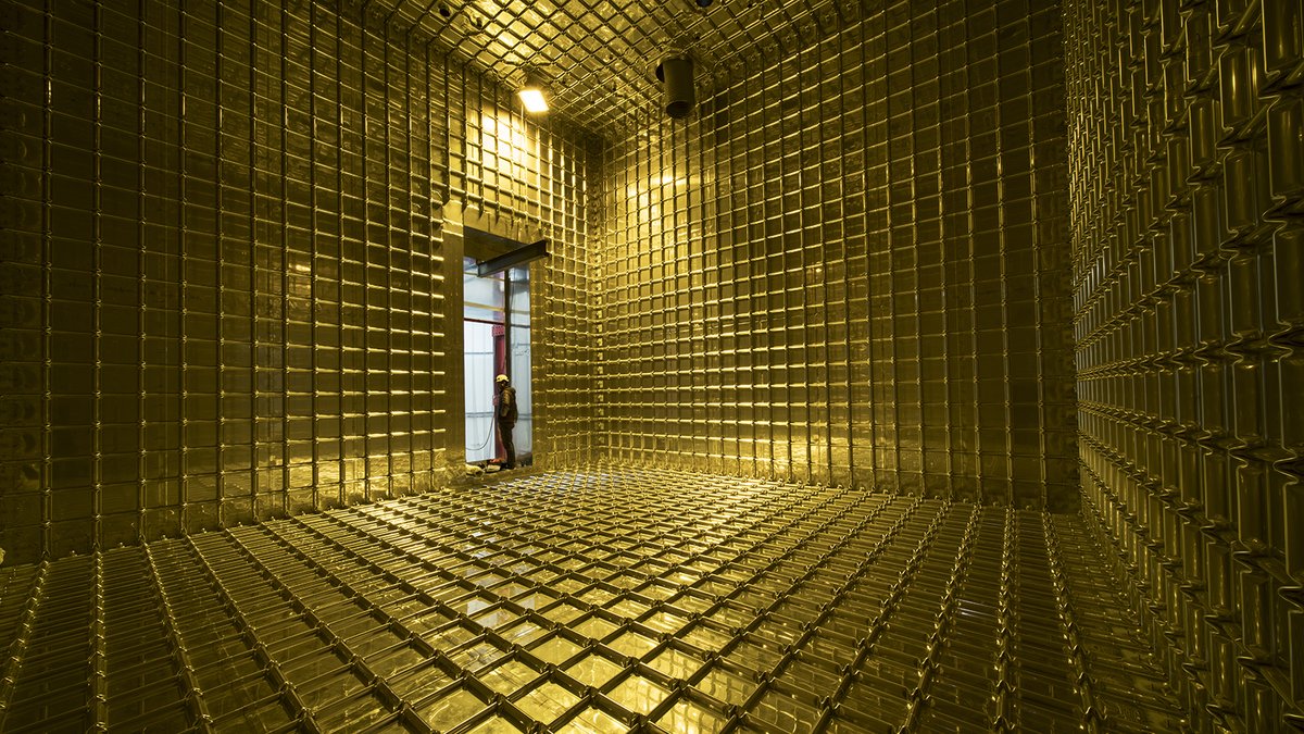 Fermilab's tweet image. CERN also plays a key role in the Fermilab-hosted Deep Underground Neutrino Experiment. CERN&apos;s neutrino platform houses a prototype for @DUNEScience  called ProtoDUNE. It will use the proton beam to test and validate the technologies that will be applied to #dunescience.