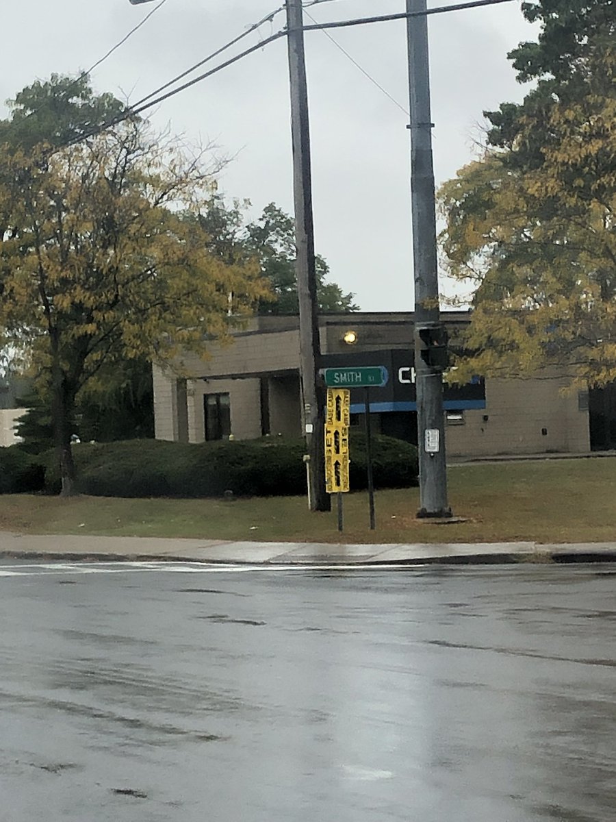 Lil0Stars's tweet photo. @olv “PF2” signs on RT 59 in Nanuet, NY today https://t.co/Bi7CRo0JA6