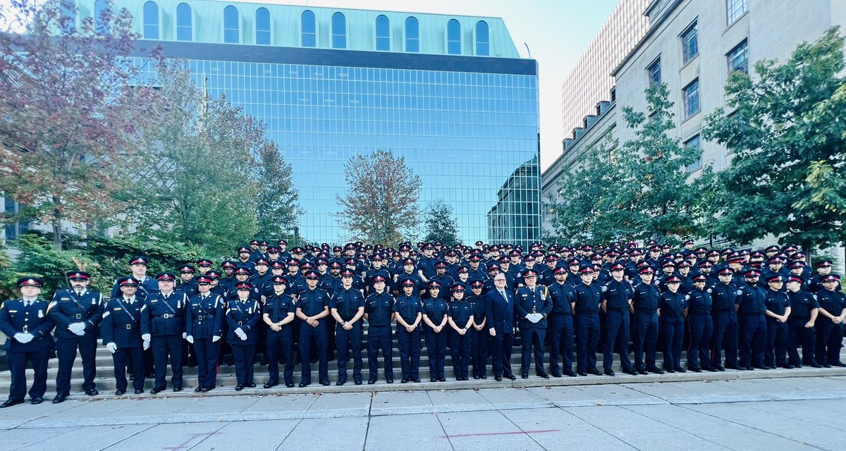 A privilege to accompany 182 <a href="/TorontoPolice/">Toronto Police</a> Cadets to the 47th Annual Canadian Police &amp; Peace Officers' Memorial Service on Parliament Hill in Ottawa. We remember our heroes together💙TY to all who helped support this experience for our newest officers! <a href="/TPAca/">Toronto Police Association</a> @TPSCollege