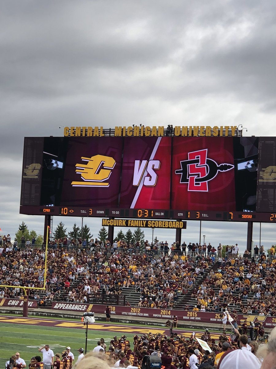 Thank you @CustanceCalvin and <a href="/CMUCoachCornell/">Cornell Jackson</a> for the wonderful CMU game day visit. I had a wonderful time witnessing the amazing come back win! Can’t wait to tour the campus more!
<a href="/On3sports/">On3</a> <a href="/247Sports/">247Sports</a> <a href="/CoachFaust1/">Kurt Faust</a> <a href="/CoachBeurer/">Dustin Beurer</a> @garrettbutler80 <a href="/CoachSvarczkopf/">Greg Svarczkopf</a>
