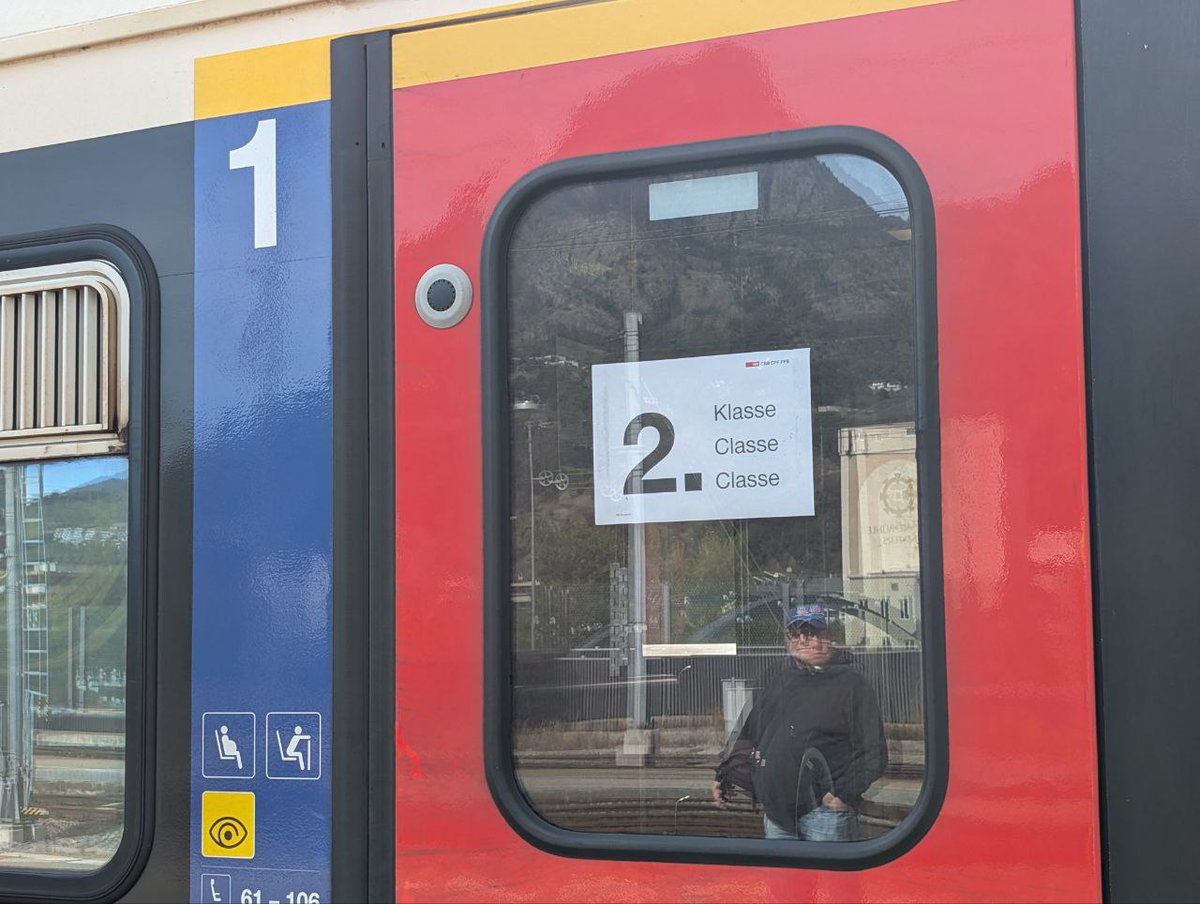 DevalDragon's tweet image. Am I the only person that is considering to quit staffing furry conventions because of  the amount of I/T and administrative work required?  Why is it so difficult to just let staff you know ... just staff? I should not have to open 5 JIRA tickets because of your fancy IT sh*t.