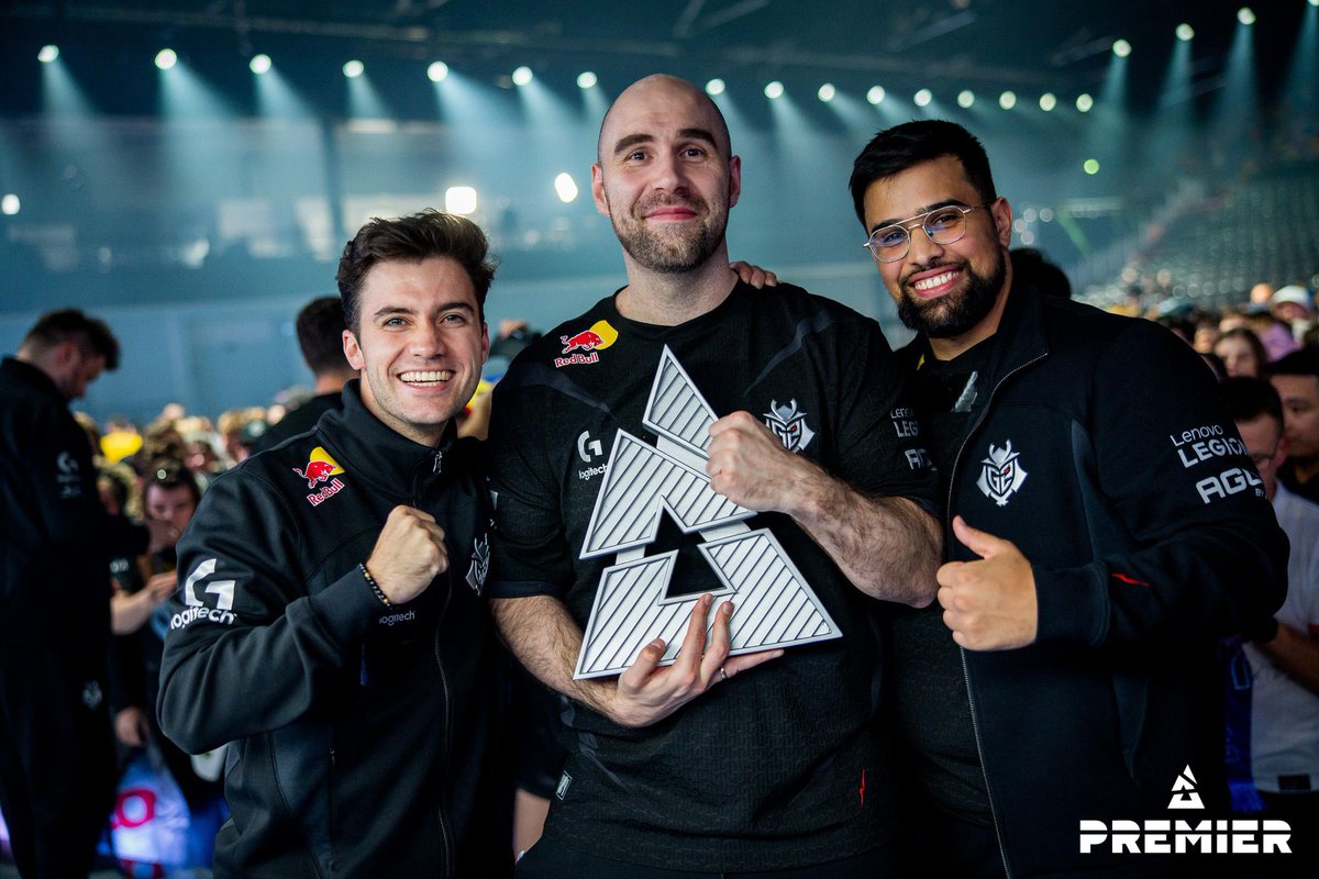 FALL FINALS CHAMPIONS !! 🥇🔥

Thanks for giving me the chance to join this team 3 months ago <a href="/g5taz/">TAZ</a> 

1st trophy together and far from being the last 🔥🥇 

French gaaang around here <a href="/Ra4fk/">G2 Ra4f</a> 🇫🇷🇫🇷