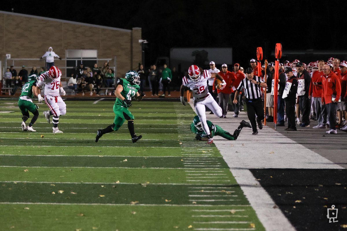TylerLennoxBush's tweet photo. Perfection is not attainable, but if we chase perfection we can catch excellence” - Vince Lombardi 

Wishing @noah_ehrlich Coach Buz &amp; The entire 2024 Team nothing but ❤️ in your pursuit of perfection. 

📸 @Cinderbox_io 

#crownpointindiana #crownpointfootball #IHSAAFootball https://t.co/C8jGfrMNVX