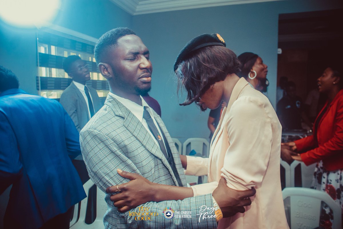 lscthechosen's tweet image. Every attack against my mind, let the word of God collide with it.

-Pastor Joshua Banjo.
Power and Might Conference, Day 3.

#PAMConference2024 #ThyKingdomCome #lscthechosen
#rccglscthechosengeneration #thechosengeneration #rccg #PAM2024 #PMC #PAM