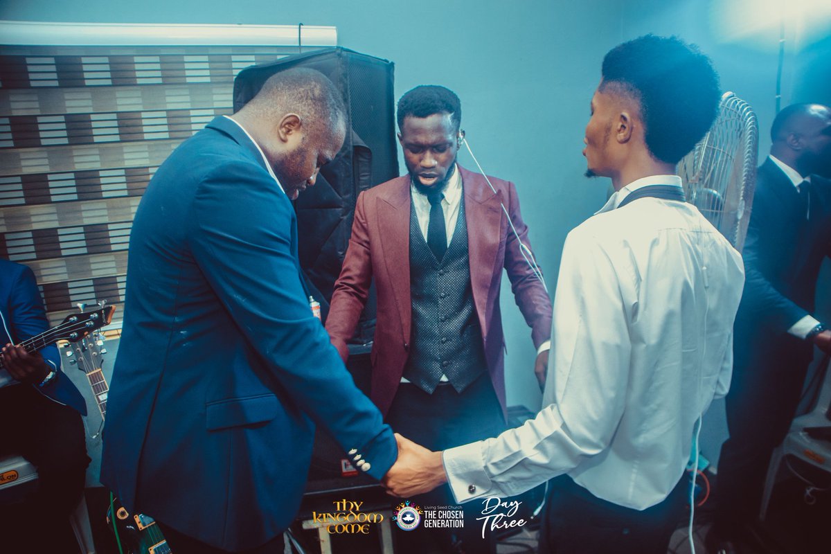 lscthechosen's tweet image. Every attack against my mind, let the word of God collide with it.

-Pastor Joshua Banjo.
Power and Might Conference, Day 3.

#PAMConference2024 #ThyKingdomCome #lscthechosen
#rccglscthechosengeneration #thechosengeneration #rccg #PAM2024 #PMC #PAM