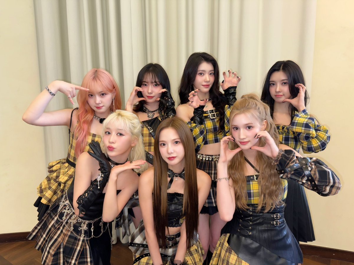[Catch the Moment📸]

드디어 기다리고 기다리던 𝑲𝑪𝑶𝑵✨

기대에 부응하는 무대였나요?
ㄴ 네네네네네네네💜

˗ˋˏ 평생 Kep1ian만 할 것을 맹세합니다 ˎˊ˗

믿고 보는 커버 장인 짱플러의 Red light 부터❤️
컴백을 기다릴 수 밖에 없는 sync-love까지
Kep1ian 오늘 짱플러 생각에 잠 못