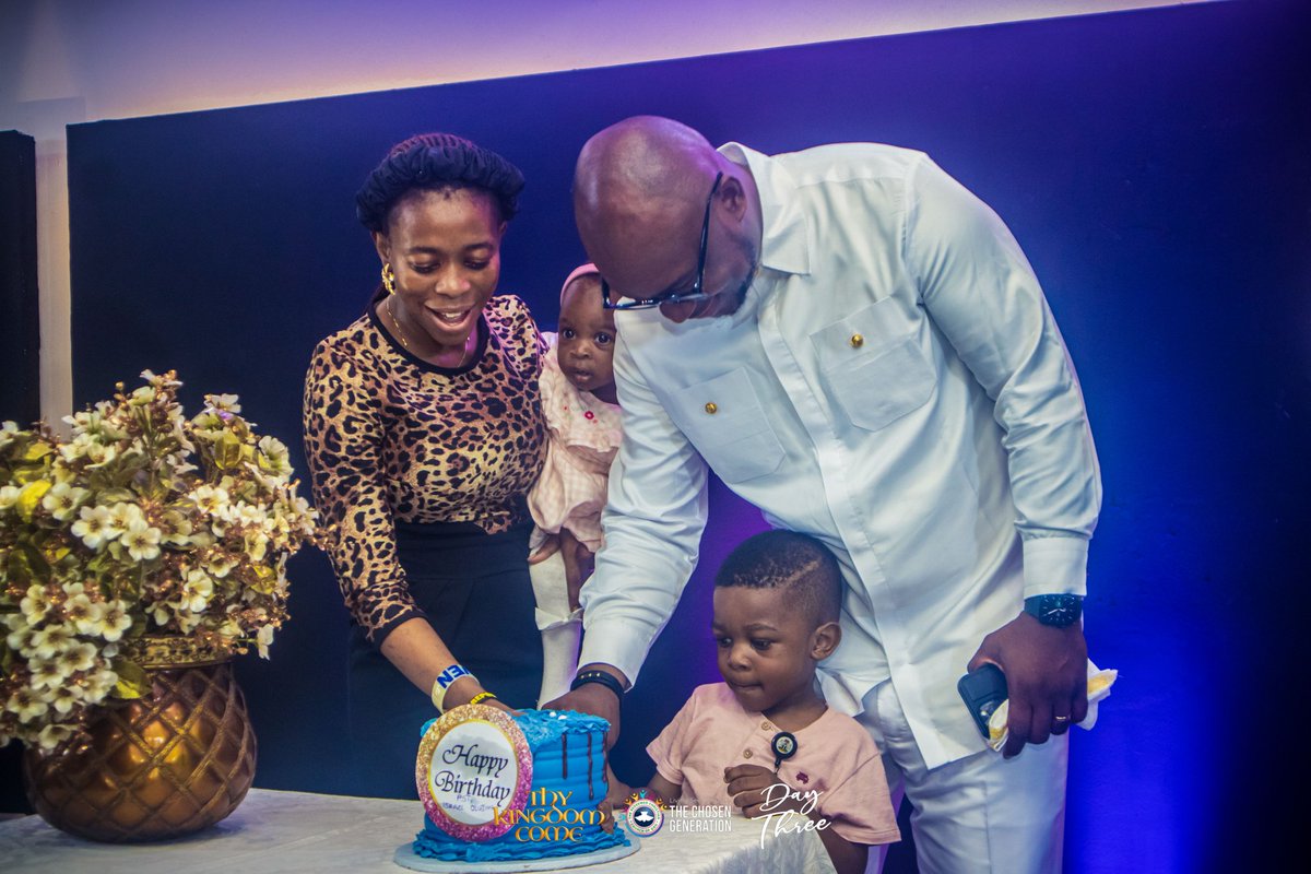 lscthechosen's tweet image. Still in the birthday mood.🕺

We celebrated our Lead Pastor @issy_mr in the Chosen way today. 🤩
We love you Papa❤

#PAMConference2024 #ThyKingdomCome #lscthechosen
#rccglscthechosengeneration #thechosengeneration #rccg #PAM2024 #PMC #PAM