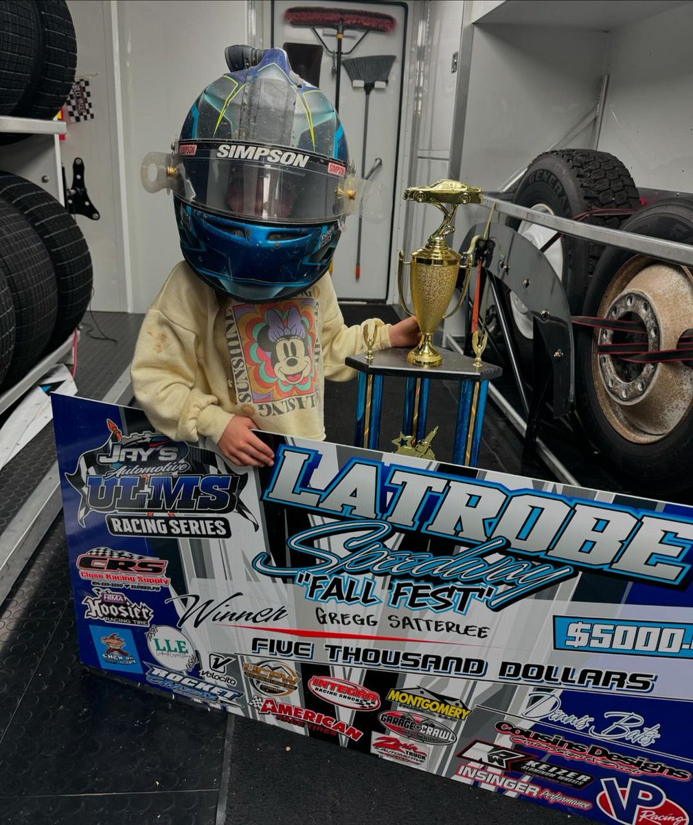 Shout out to <a href="/GreggSatterlee/">Gregg Satterlee</a>'s hired driver for the win! 🏁🏆

#TeamSimpson #Simpson #SimpsonHelmets #SimpsonSafety #WinWithSimpson