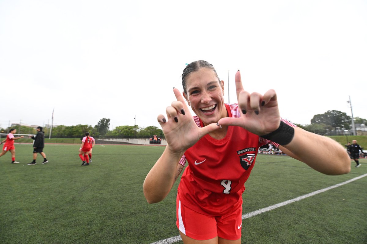 ysuWsoccer's tweet photo. Sundays are for scoring🙌

The Penguins defend their home field with a 3-1 conference win!

#GoGuins🐧 https://t.co/5KnE4uaCMf