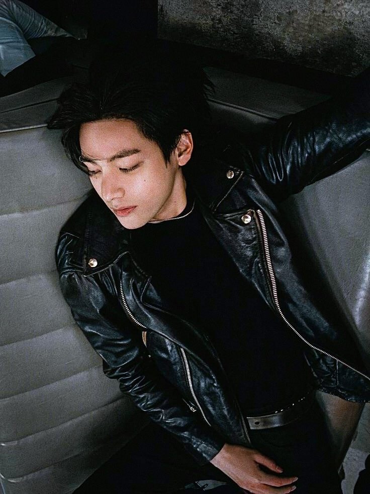 THV🎄 (@taehyungimpact) on Twitter photo 