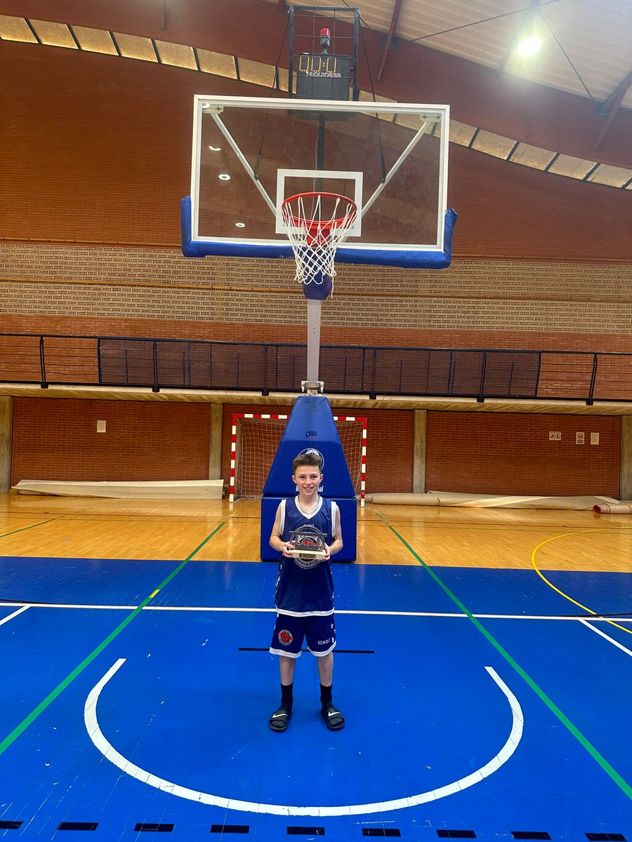 Ronan Devlin tweet media