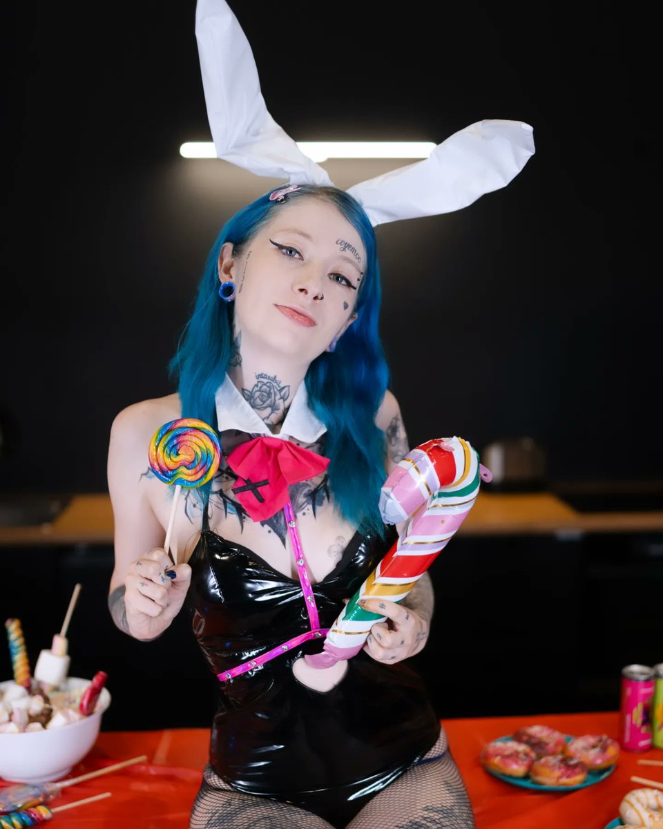 warehouse_x's tweet photo. Sweet vibes only ๐ญ๐
Rocking that candy-filled energy with a side of fun and flavor! ๐๐ฌ
@coyemoo
#Candy #LolliPop #CandyQueen #PartyVibes #SweetTreats #SweetsLife #BunnyFun #TattooedStyle https://t.co/CWUZtlnSB3