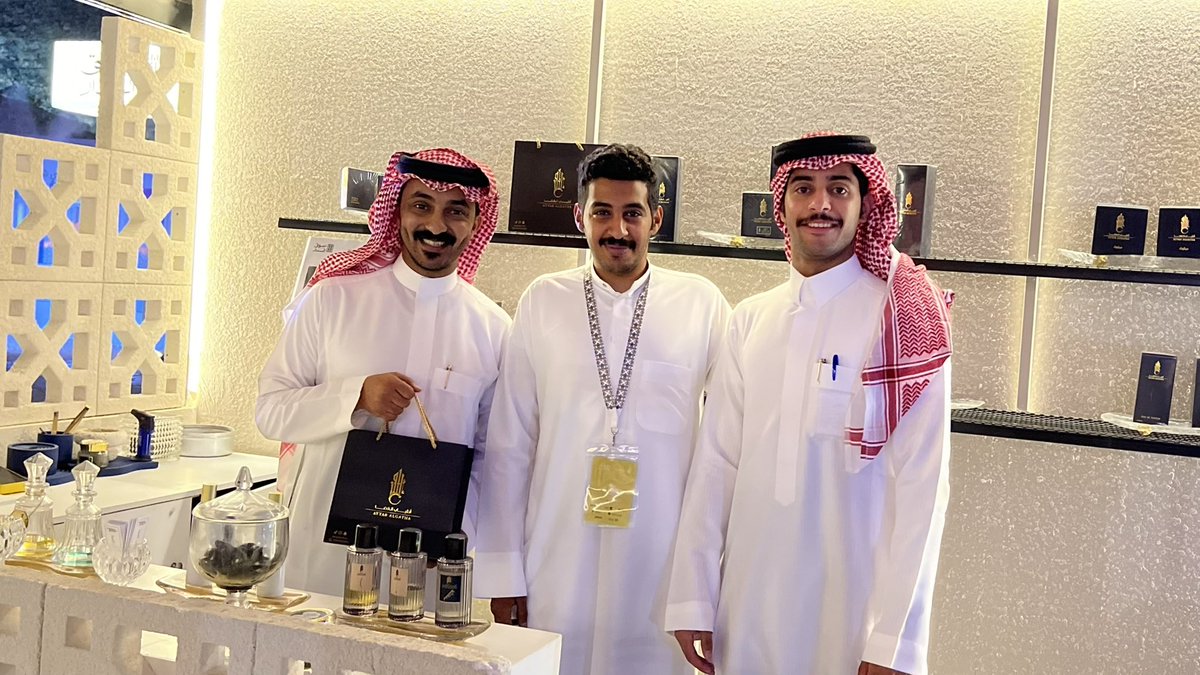 اطياب الغضا (@algtha_ksa1) on Twitter photo شرفتونا 🤍🤍🤍
اخو الحره هنا <a href="/snn_0099/">محمد الودعاني</a>
وفيصل المطيري كذلك <a href="/couch_99/">فيصل المطيري</a>
#محمد_الودعاني
#فيصل_المطيري
#سوق_الدار شرفتونا 🤍🤍🤍
اخو الحره هنا <a href="/snn_0099/">محمد الودعاني</a>
وفيصل المطيري كذلك <a href="/couch_99/">فيصل المطيري</a>
#محمد_الودعاني
#فيصل_المطيري
#سوق_الدار