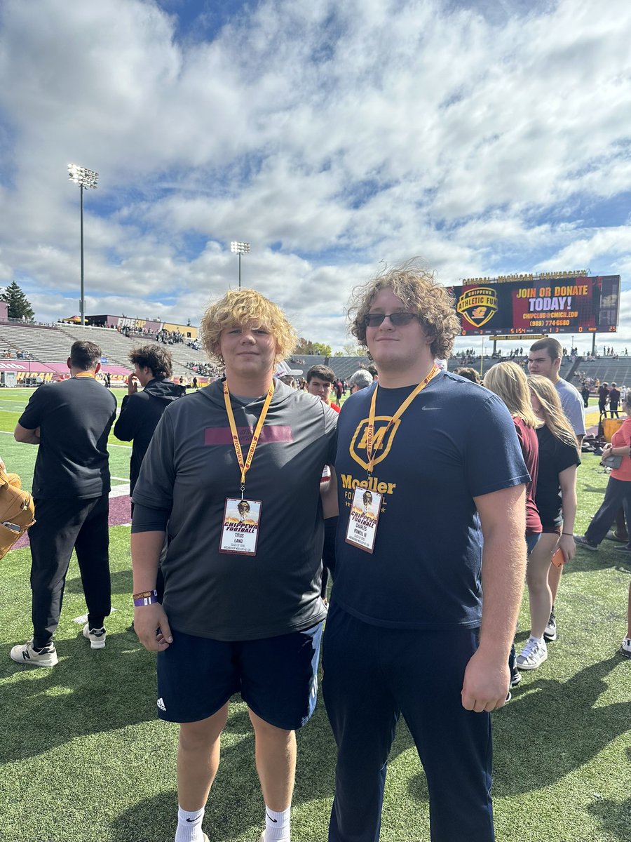 Chuckpow78's tweet image. Had a great time out at @CMU_Football loved the atmosphere and huge thanks to @CustanceCalvin for the invite!!
@Coach_B10 @CoachMikeMcGee @Coach_Tavita