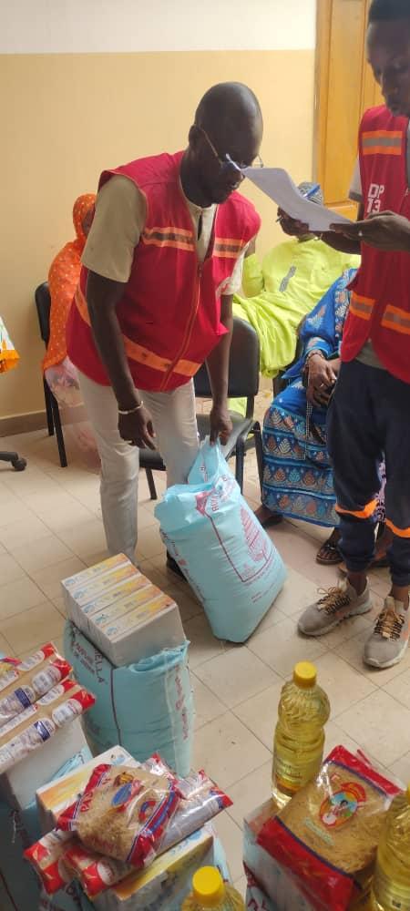 Croix-Rouge sénégalaise (@csenegalaise) on Twitter photo The <a href="/CSenegalaise/">Croix-Rouge sénégalaise</a> of Pikine and the Majorelle Foundation distribute food to 50 members of the Departmental Federation of People with Disabilities. This support is the result of the partnership agreement between the two humanitarian structures... The <a href="/CSenegalaise/">Croix-Rouge sénégalaise</a> of Pikine and the Majorelle Foundation distribute food to 50 members of the Departmental Federation of People with Disabilities. This support is the result of the partnership agreement between the two humanitarian structures...