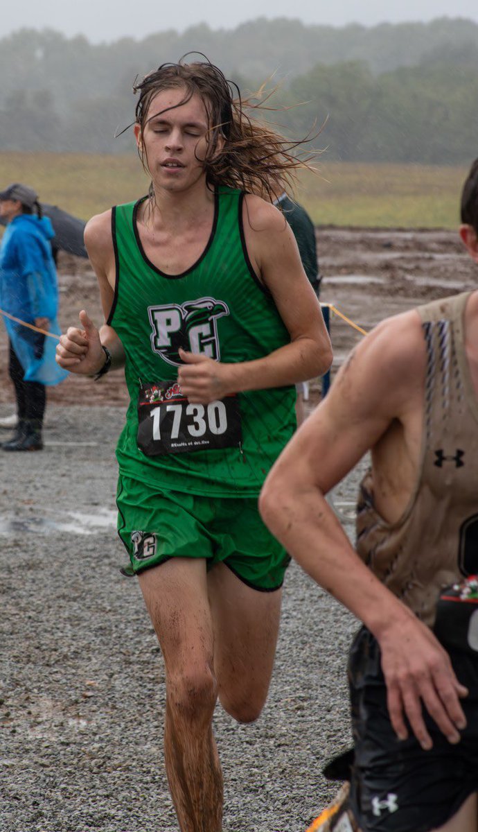 👟 CONGRATS to Madison who came in FIRST in the JV race!
Scenes from Upper School’s competition in this weekend’s Hillbilly Run Meet… 
📷: L.Howard, J.Quesada, T.Hammond

#PCSathletics #PCeaglesXC