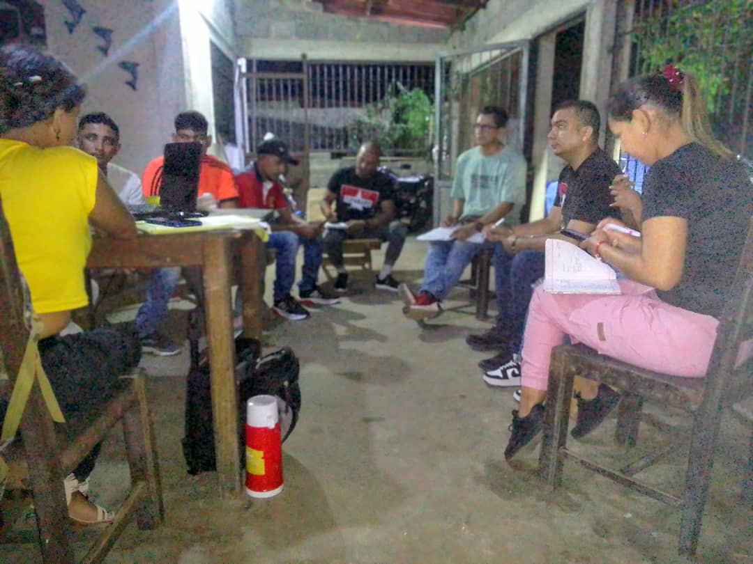 Sec. General Regional de @Portuguesamrt2 Daniel Medina. Realiza visita a la Estructura Mnpal de Ospino. Todo para fortalecer la organización en el territorio.

#ElPartidoUnaEscuela 
#LaEraRebelde 

<a href="/NicolasMaduro/">Nicolás Maduro</a>