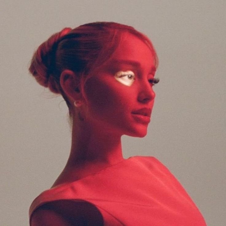 teamarianatorr's tweet photo. 🚨🚨Cada arianator que vea este post debe repostearlo y responder con: 

I'm voting for #ARIASARIANA https://t.co/VvWLD9rJtI