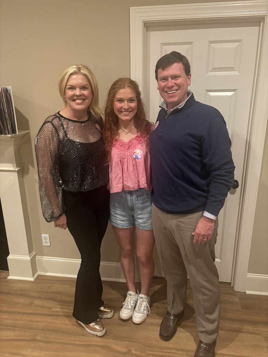 What a weekend:

Simmons to Dartmouth to visit Margaret (Wed-Fri)

Sacha/CRB to Ole Miss to visit Anne Carlen for parents weekend (Thu-Sat)

Homecoming w/ Simmons and Henry (Sat)

Incredibly proud of this crew &amp; thankful beyond anything we could have ever imagined or dreamed of…