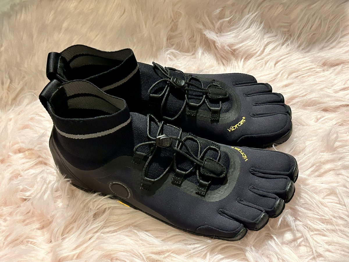 ATallRoakeTree's tweet image. Pair #7

I don’t have a problem; YOU have a problem 😤