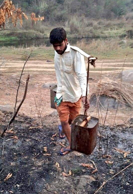 ErikSolheim's tweet photo. Meet Pupun Sahoo, a young carpenter from Odisha 🇮🇳, making a profound impact in nature conservation, away from the social media spotlight. He nurtured over 800medicinal and native trees on challenging hills, transporting water from Kusumi River in Nayagarh. A true LocalChampion! https://t.co/3N0VrN38AN