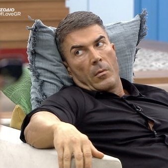 Nikolandrian's tweet photo. Και κάπως έτσι κατάφερε η Μαρίνα να είναι στον τελικό παριστάνοντας το ζευγάρι με τον Κόρκα και πήραν τη θέση στον τελικό που δικαιωματικά άνηκε στο προεδρικό ζεύγος...

Άδικο γαρ...
#poweroflovegr https://t.co/CLyPBLZMUy