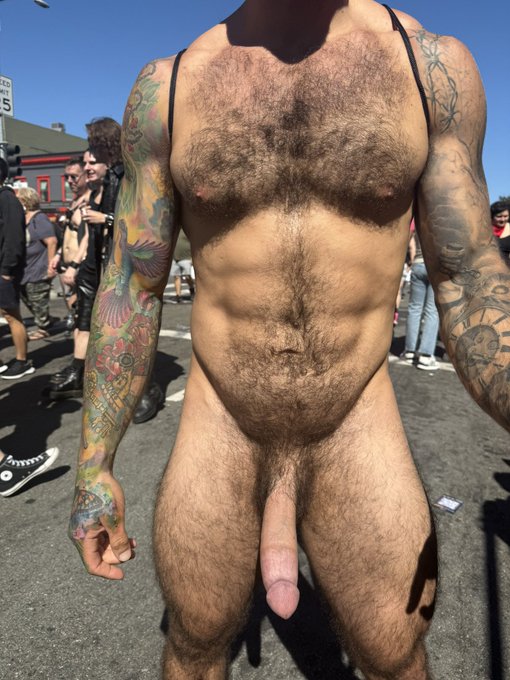 Drew Valentino ❤️🐽 - Happy Folsom https://t.co/mCi7owdWjo